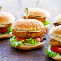 Idealne mini bułki do burgerów: Gdzie kupić i na co zwrócić uwagę?