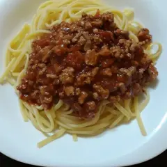 Spaghetti z gotowym sosem: 5 kroków do idealnego obiadu!