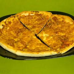 Ile kalorii ma kawałek pizzy? Sprawdź, co zmienia wszystko!