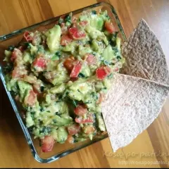 Jak zrobić guacamole z pomidorem? Prosty przepis, który zawsze wychodzi!