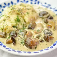 Sos ze świeżych grzybów: przepis krok po kroku na leśny aromat!