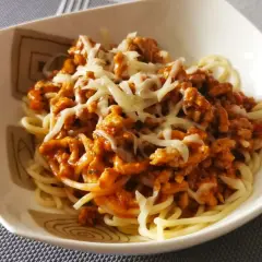 Jak zrobić idealny sos do spaghetti z mięsem mielonym?