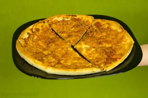 Ile kalorii ma kawałek pizzy? Sprawdź, co zmienia wszystko!