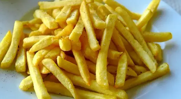 Ile kalorii mają frytki? Sekrety chrupkości i mniej kcal!