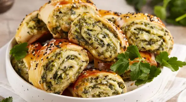 Ciasto na pizzę: 20+ pomysłów na przekąski i desery. Zaskocz smakiem!