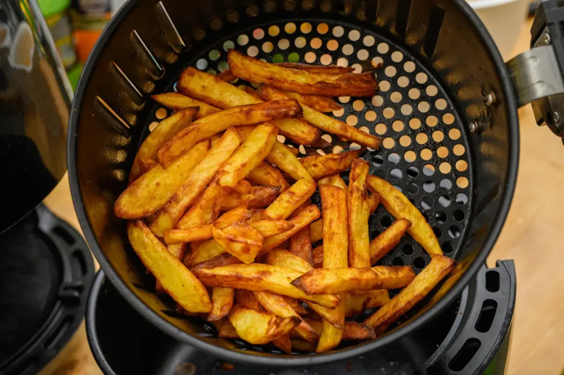 Chrupiące frytki jak z restauracji? Czas i temperatura smażenia!