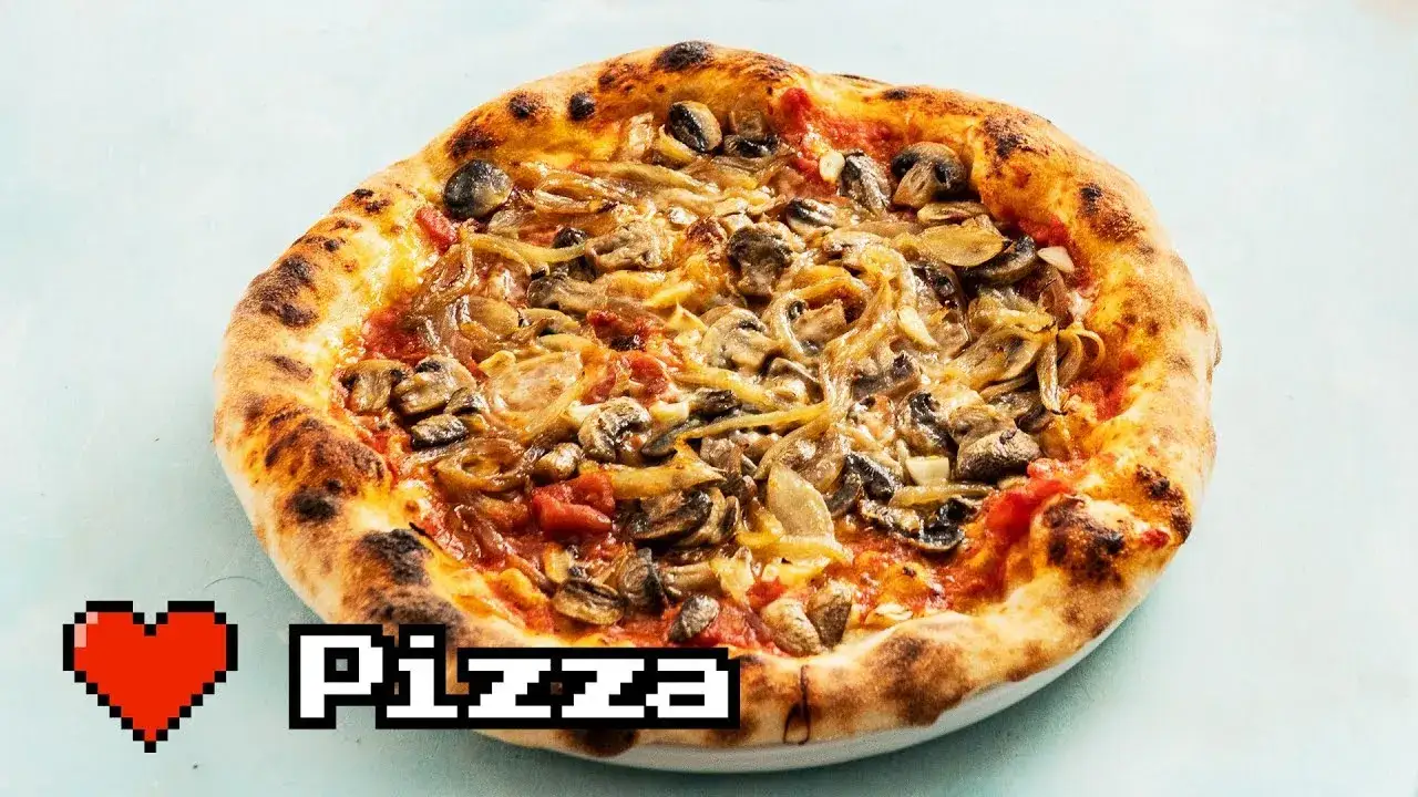 rozmoczona pizza z pieczarkami