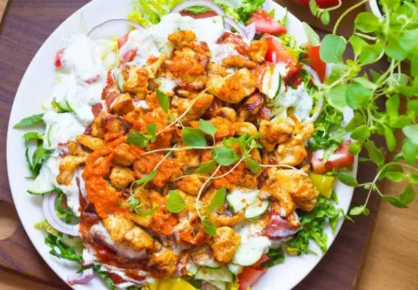 kebab na talerzu keto